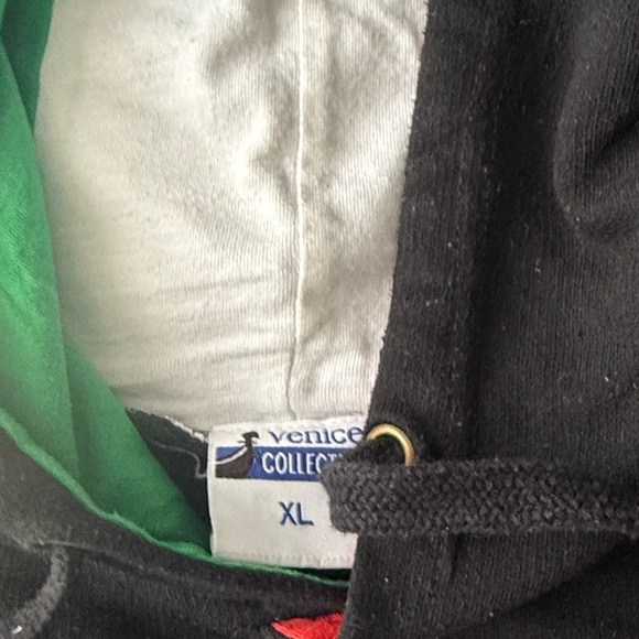 Black Italia Hoodie with Flag Design - Picture 3 of 6